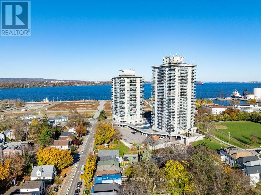 536 JOHN STREET NORTH Image 35