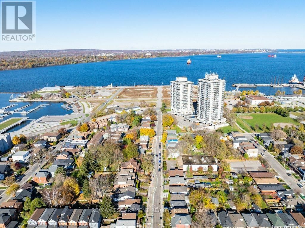 536 JOHN STREET NORTH Image 36