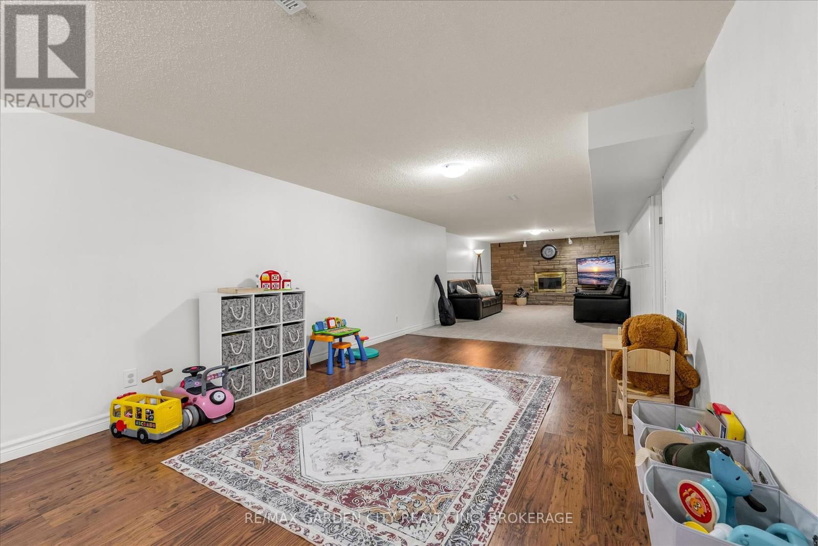 58 DIFFIN DRIVE Image 26