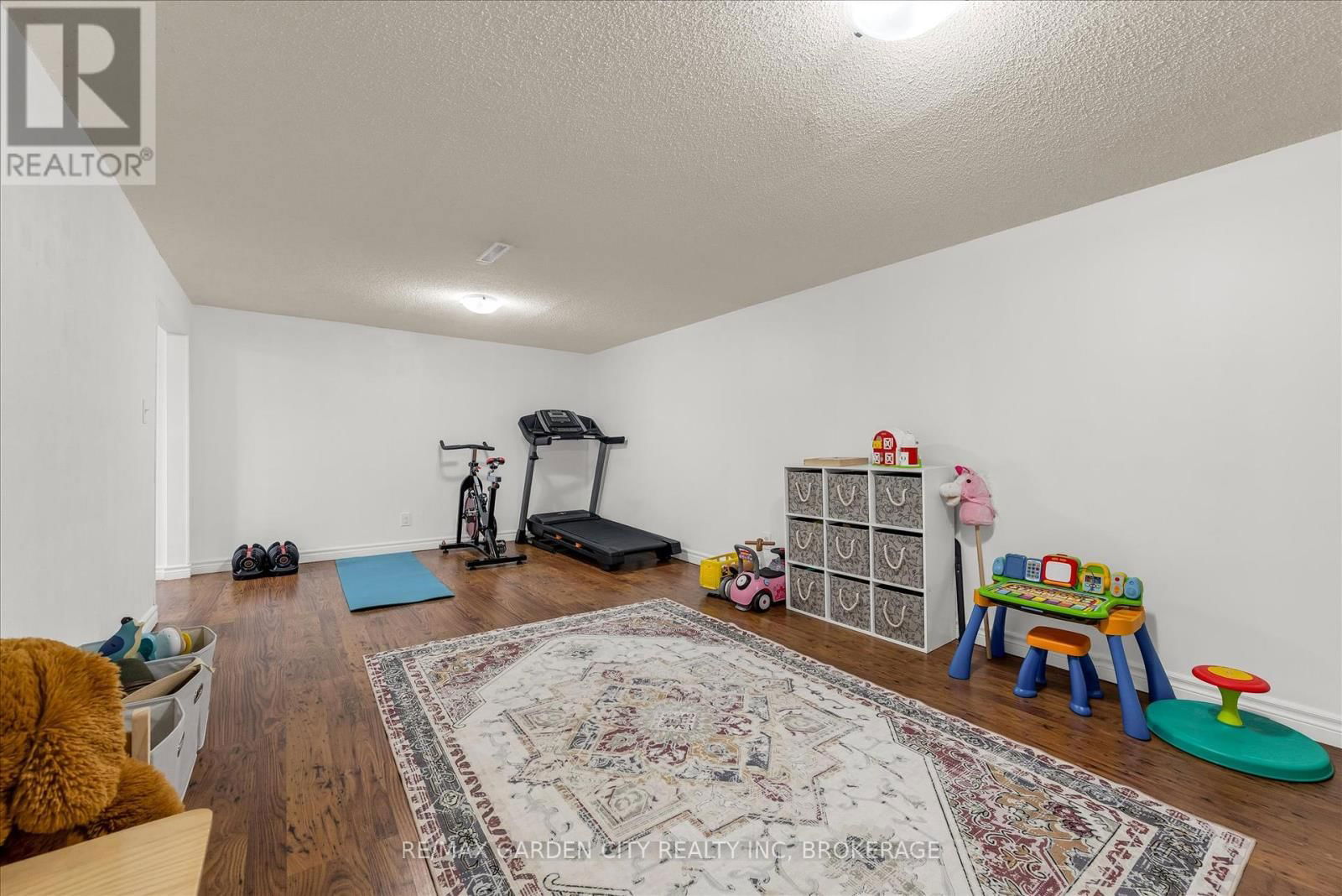 58 DIFFIN DRIVE Image 27