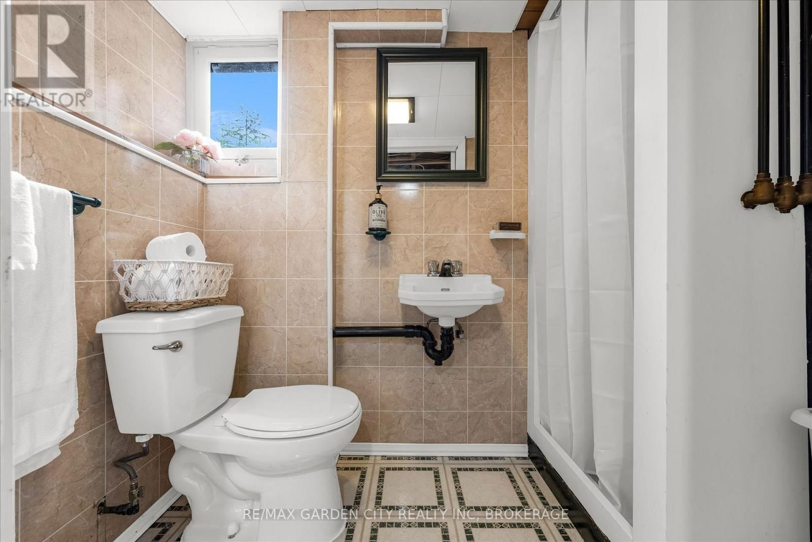 58 DIFFIN DRIVE Image 30