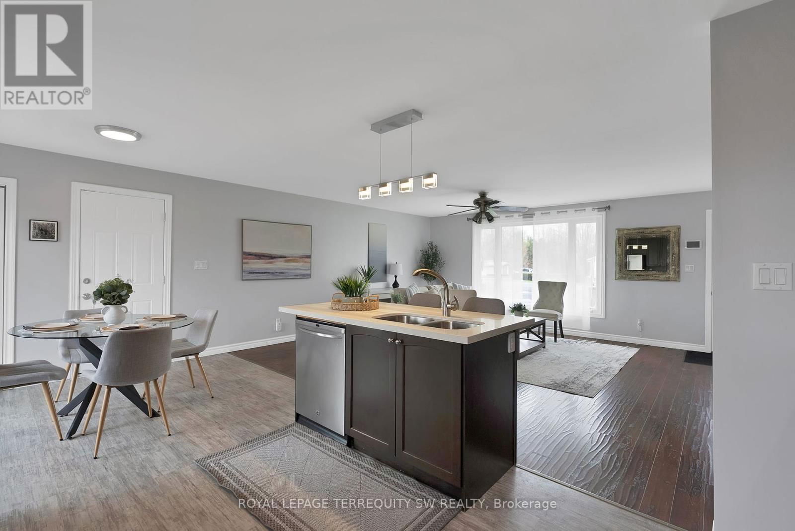 35 QUEEN STREET WEST Image 11