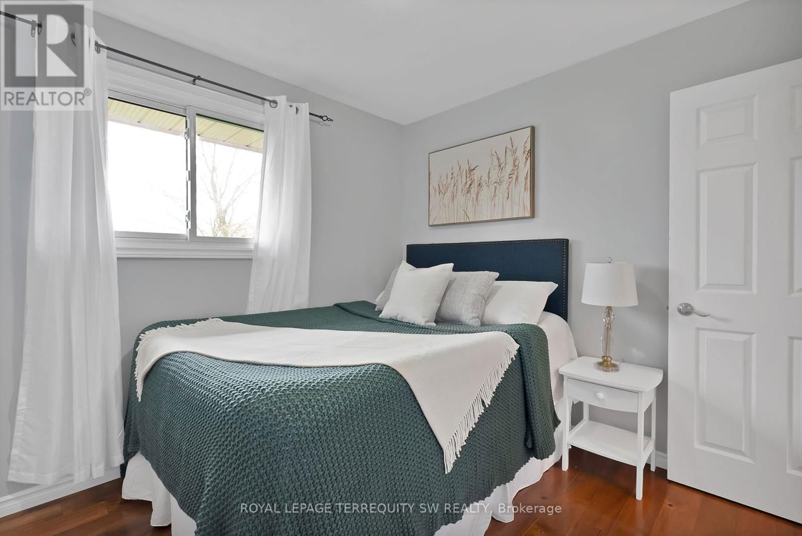 35 QUEEN STREET WEST Image 18