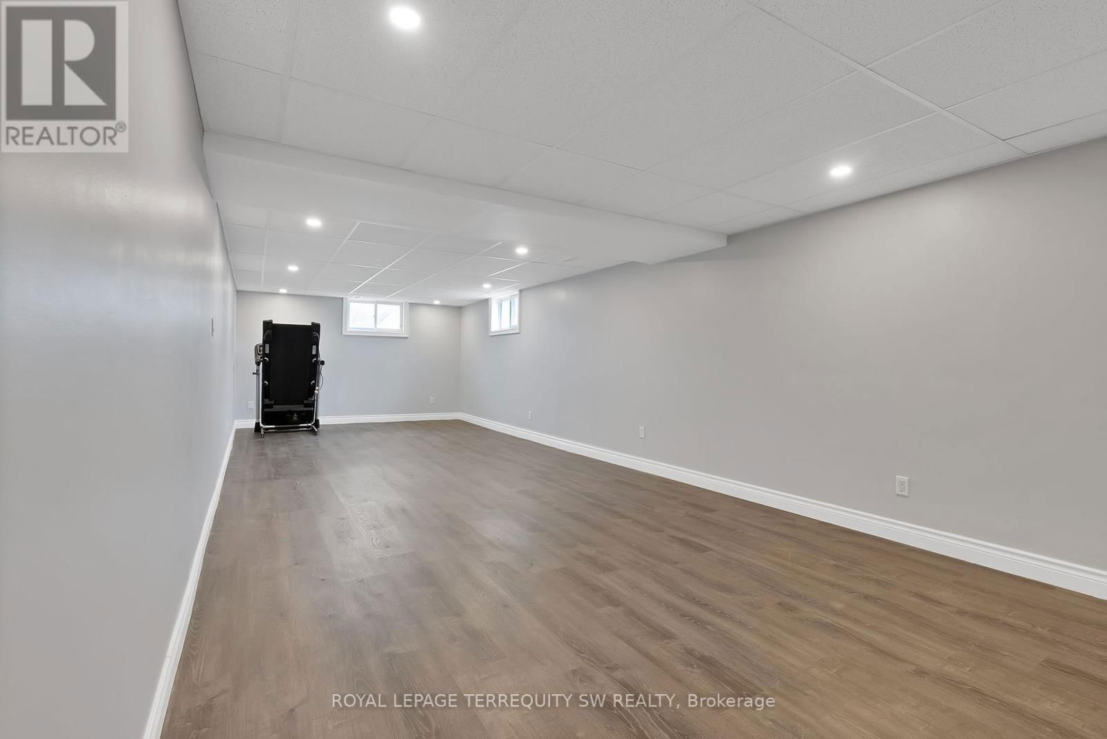 35 QUEEN STREET WEST Image 27