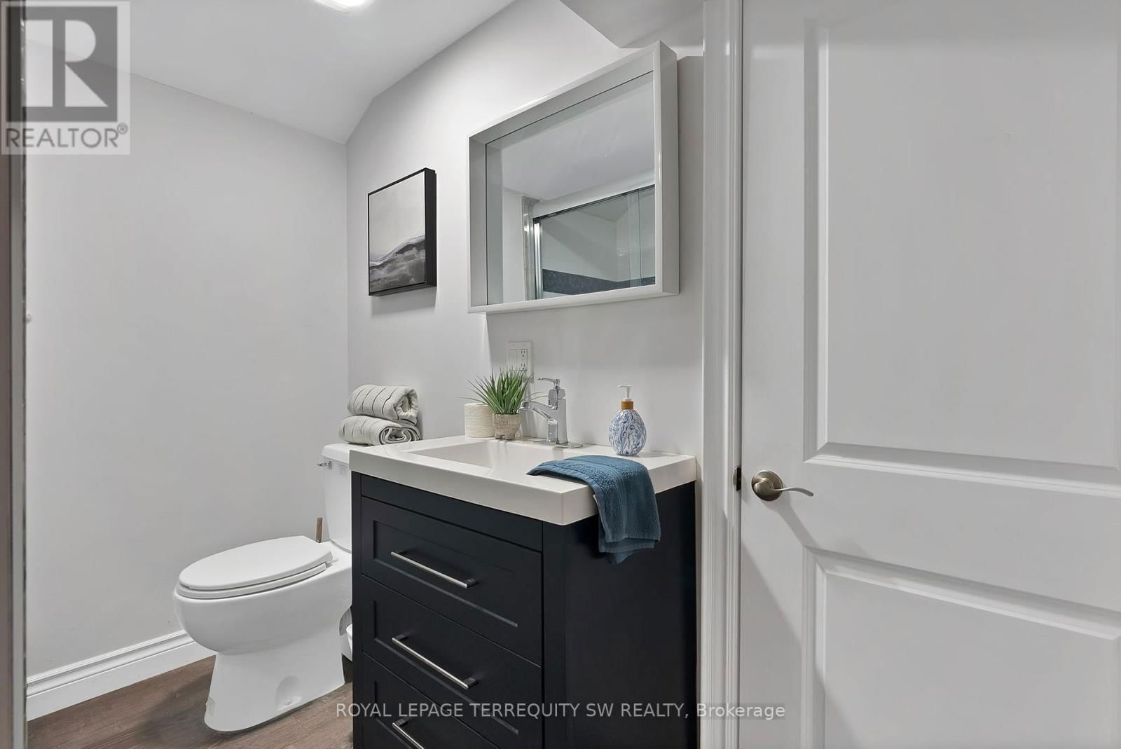 35 QUEEN STREET WEST Image 30
