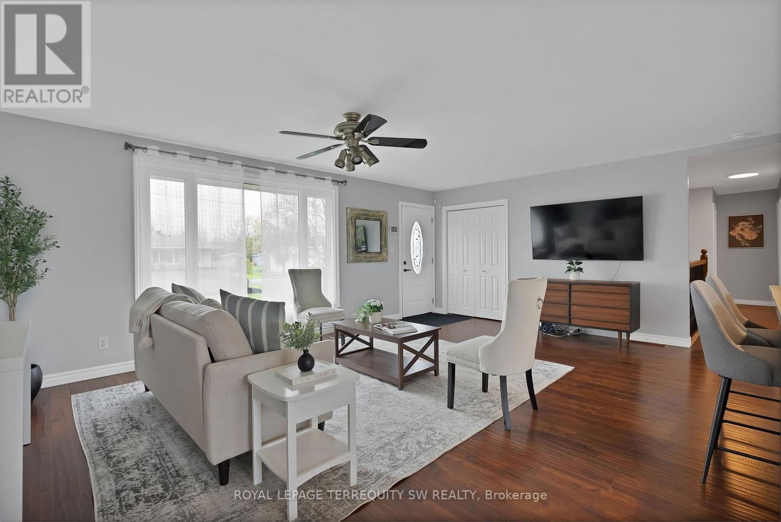 35 QUEEN STREET WEST Image 6