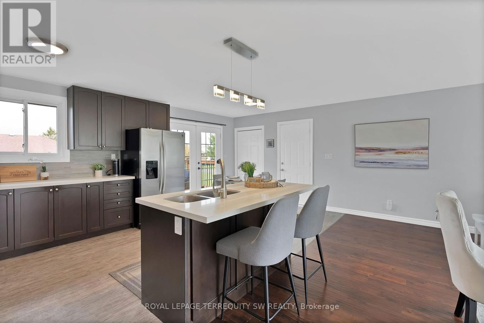 35 QUEEN STREET WEST Image 8