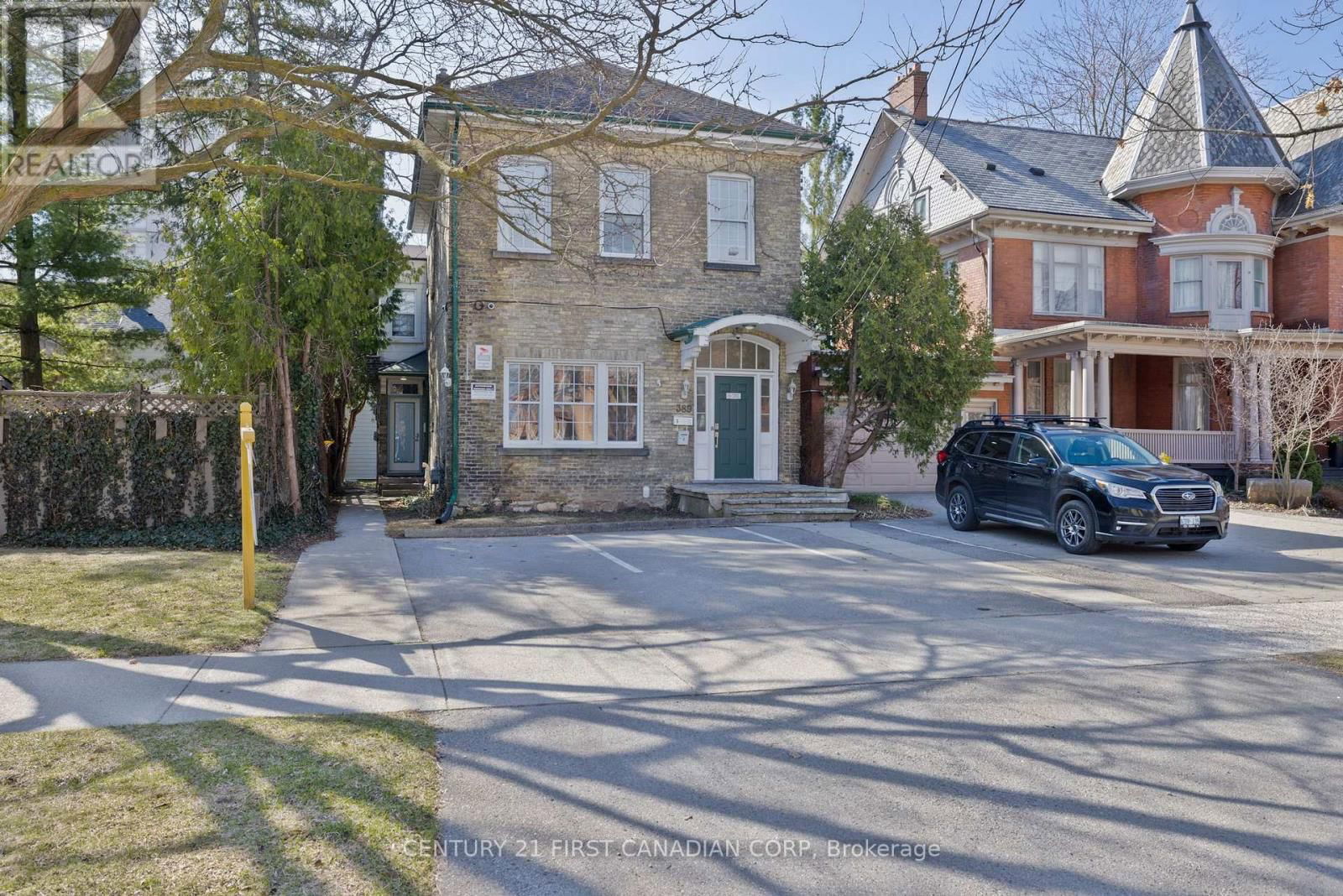 389 DUFFERIN AVENUE Image 2