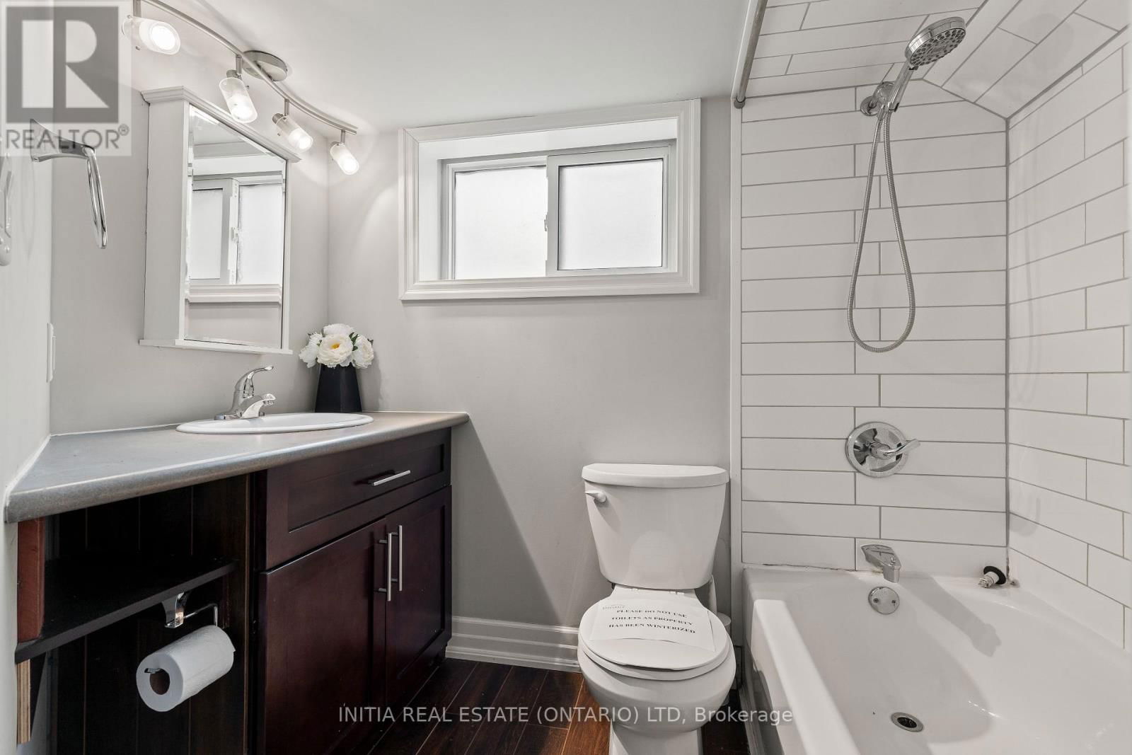 222 ELGIN CRESCENT Image 25