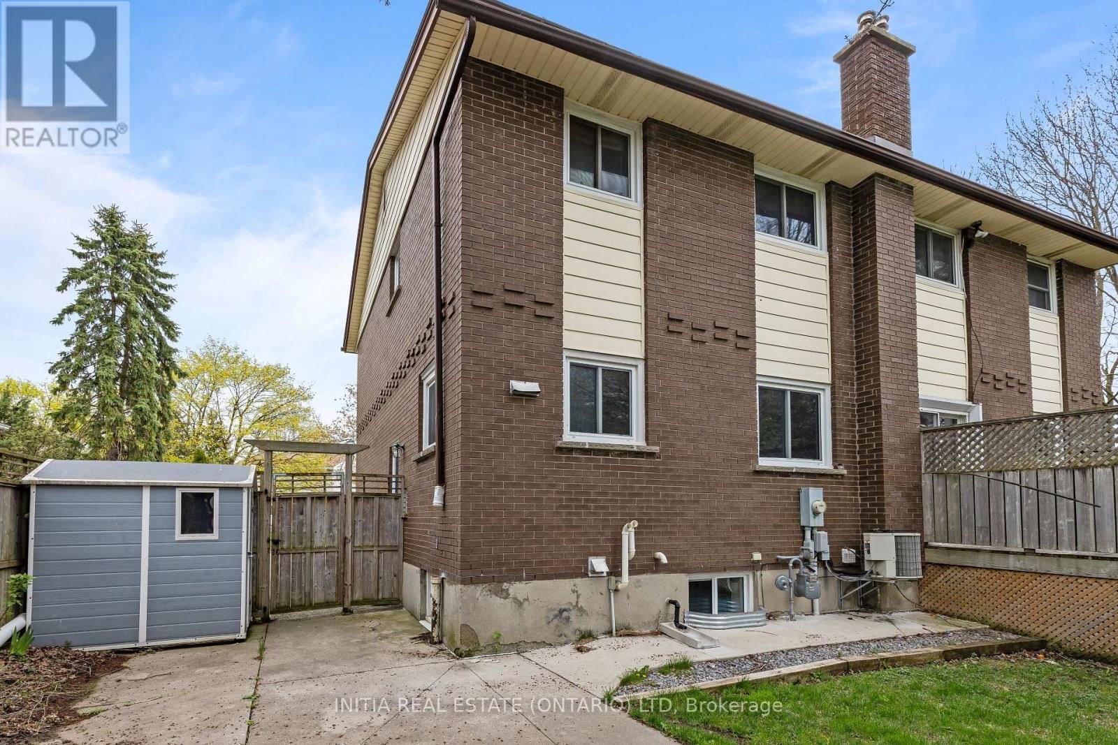 222 ELGIN CRESCENT Image 31