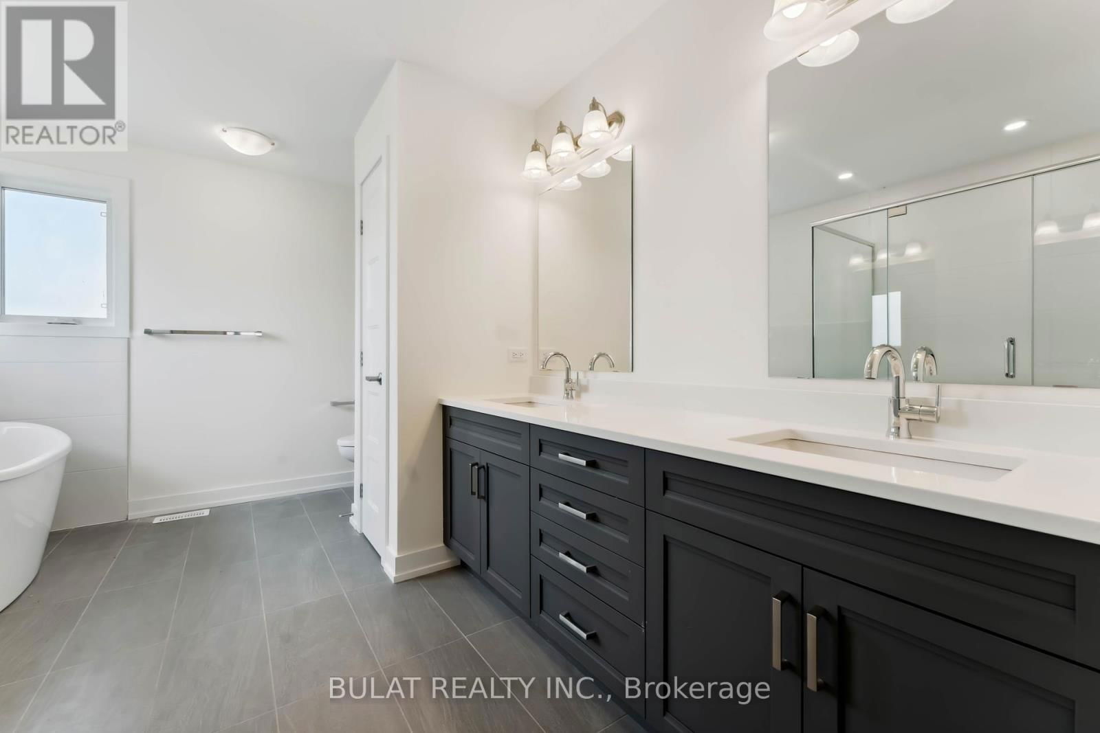 1361 KITCHENER AVENUE Image 15