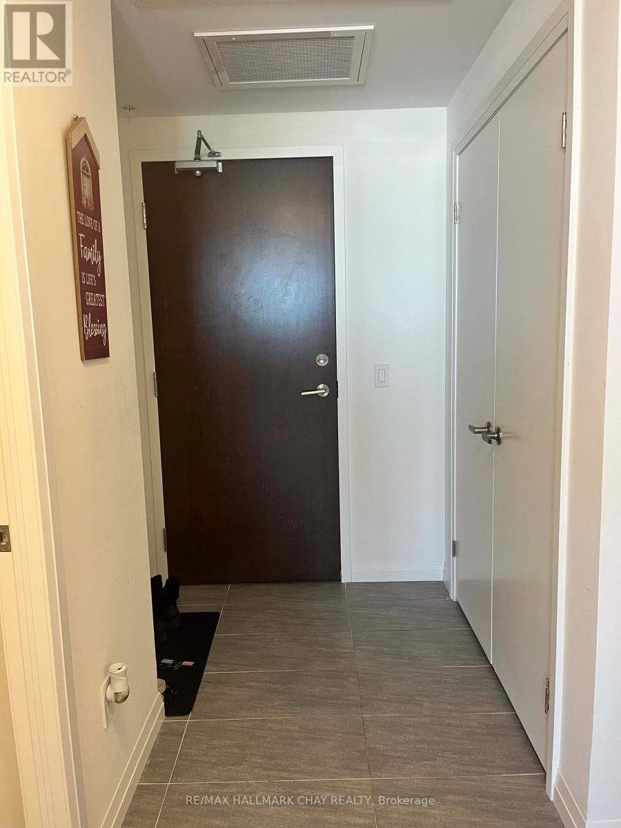 1709 - 108 GARMENT STREET Image 3