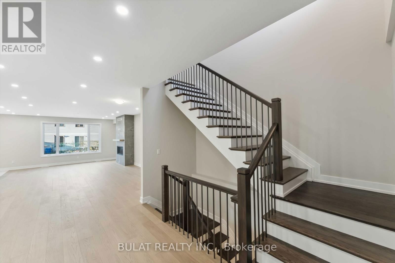1357 KITCHENER AVENUE Image 9