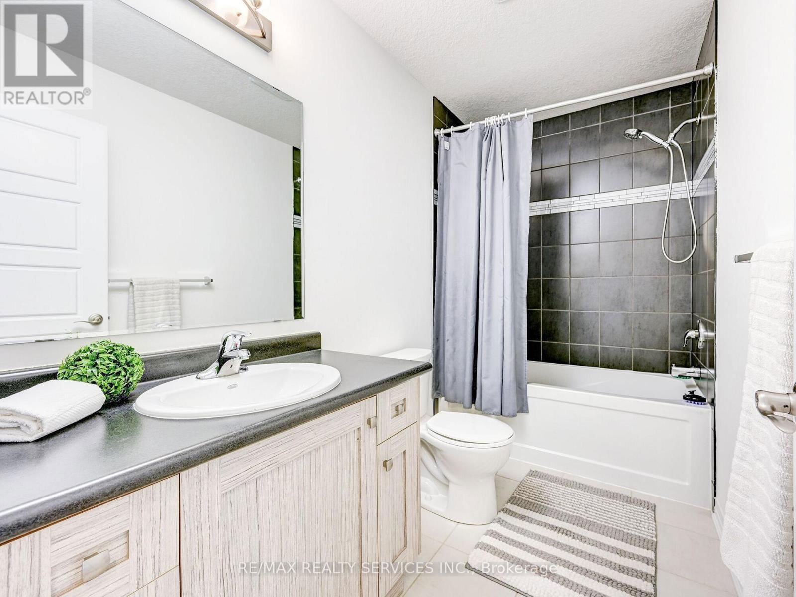 8 - 224 THOMAS SLEE DRIVE Image 33