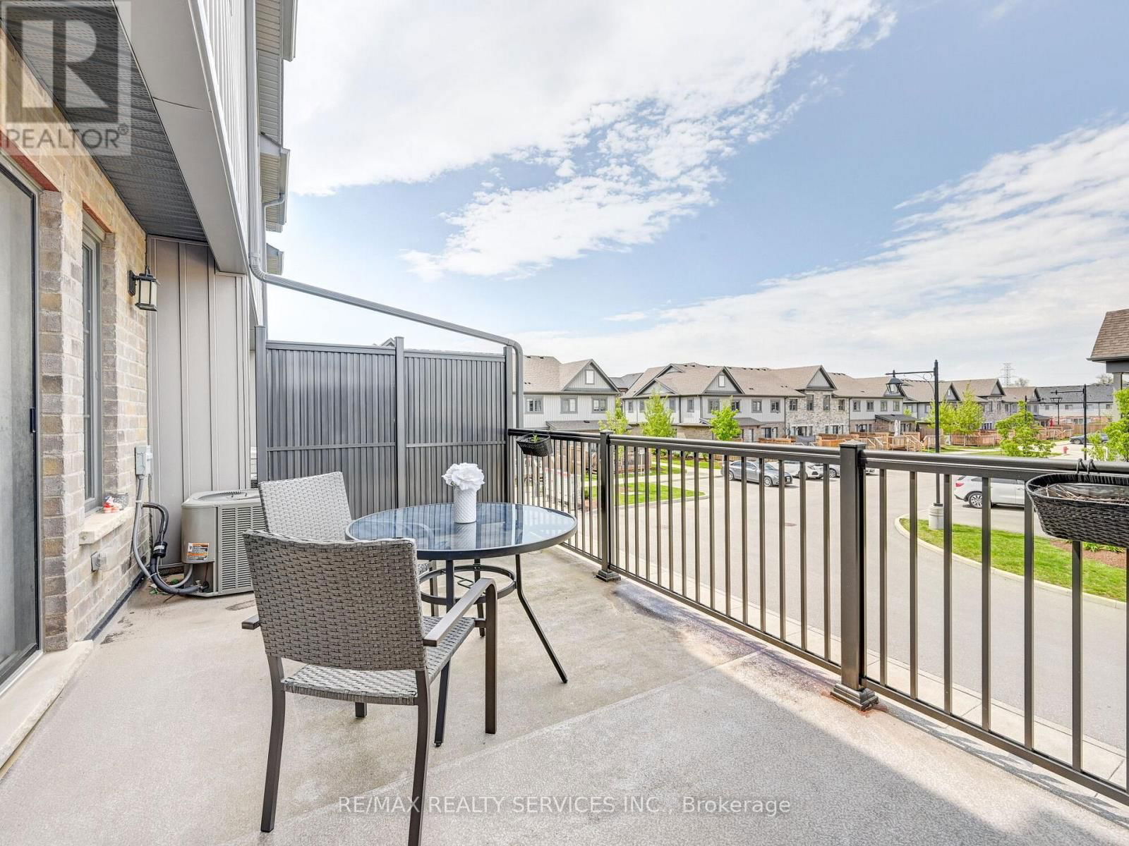8 - 224 THOMAS SLEE DRIVE Image 38