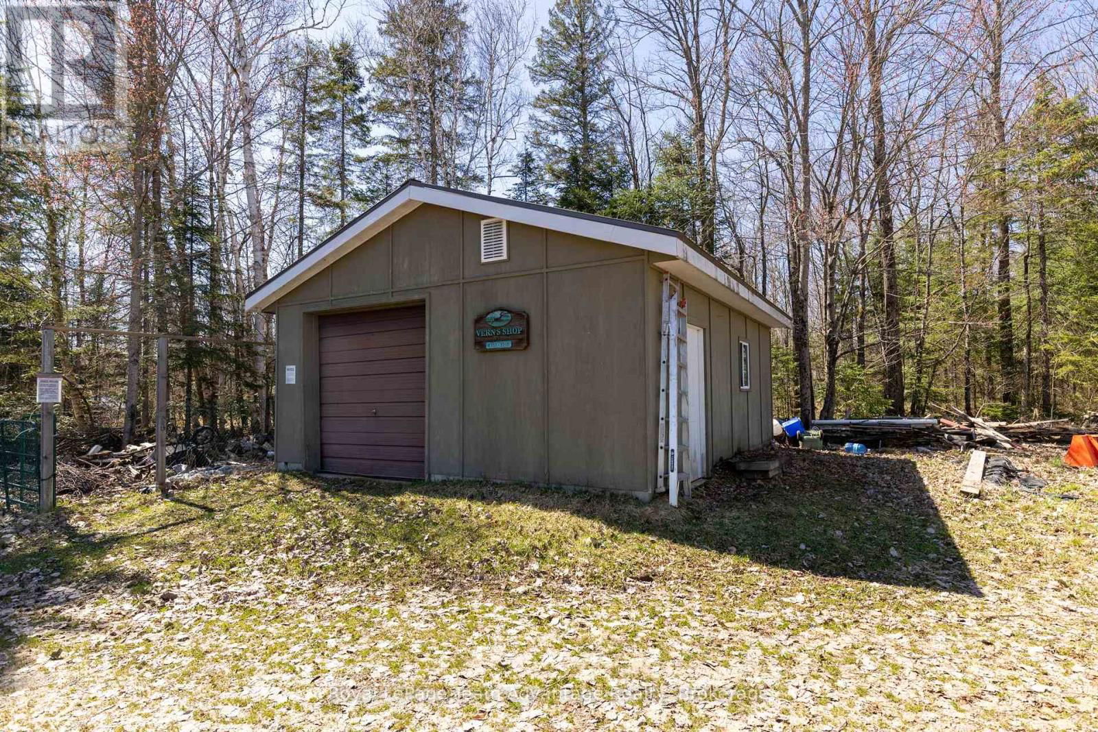 1321 BALSAM ROAD Image 7