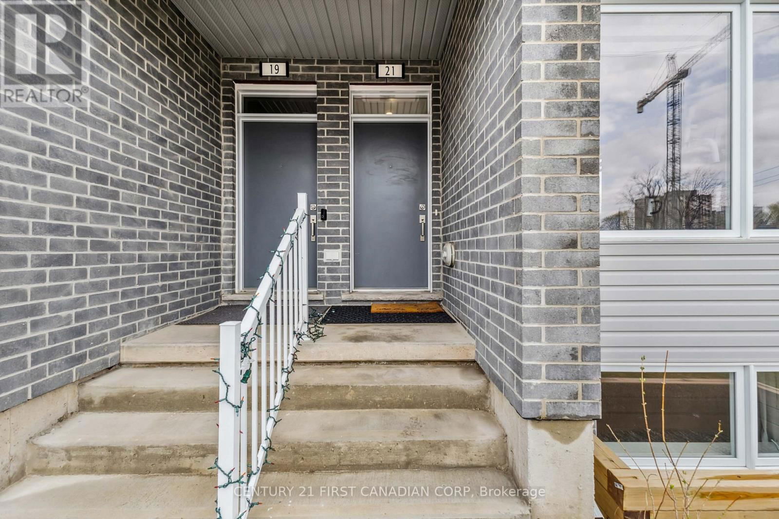 21 - 990 DEVERON CRESCENT Image 11
