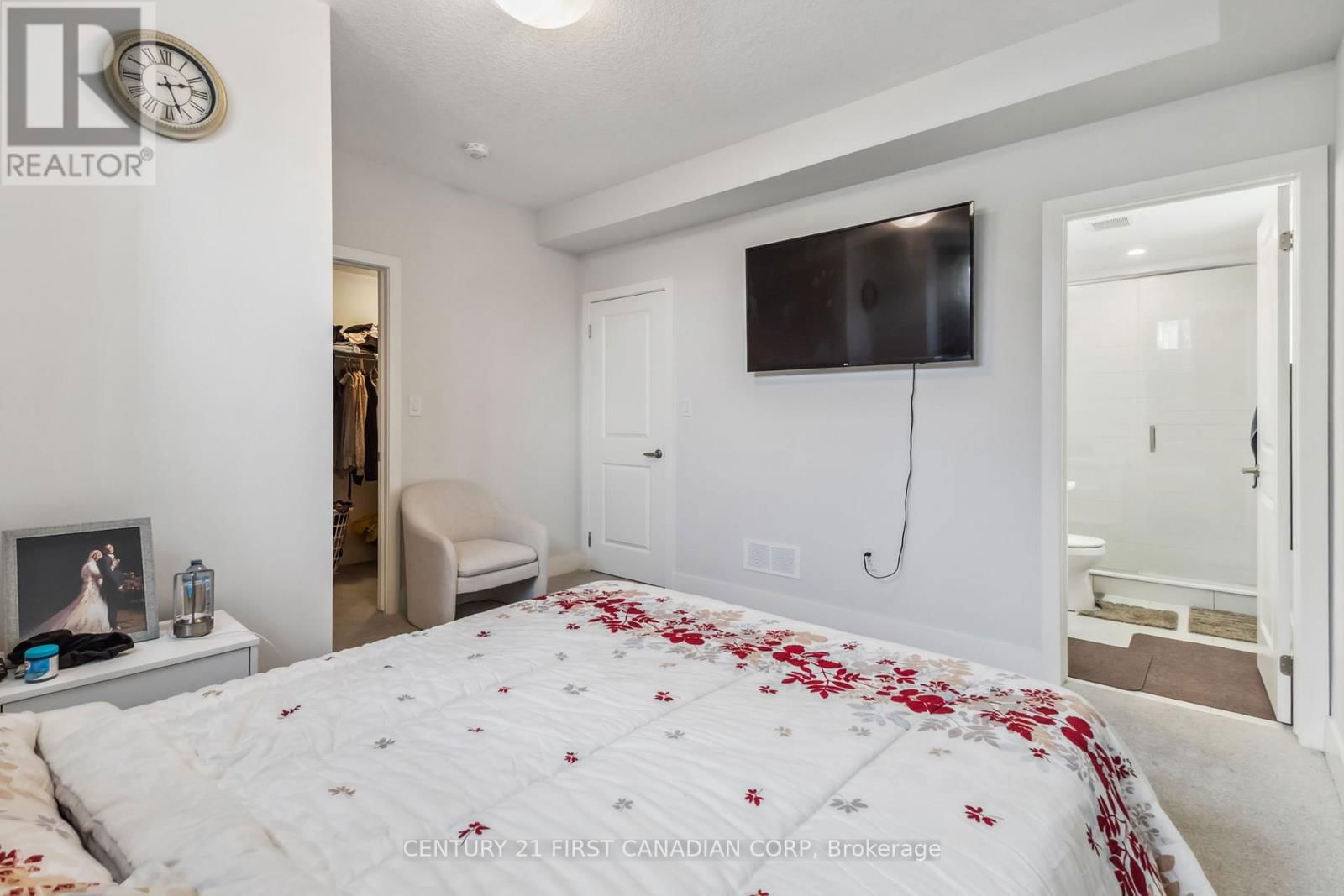 21 - 990 DEVERON CRESCENT Image 33