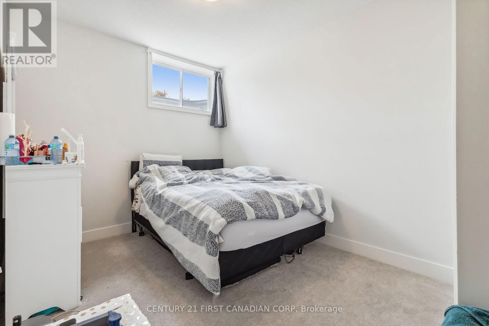 21 - 990 DEVERON CRESCENT Image 37