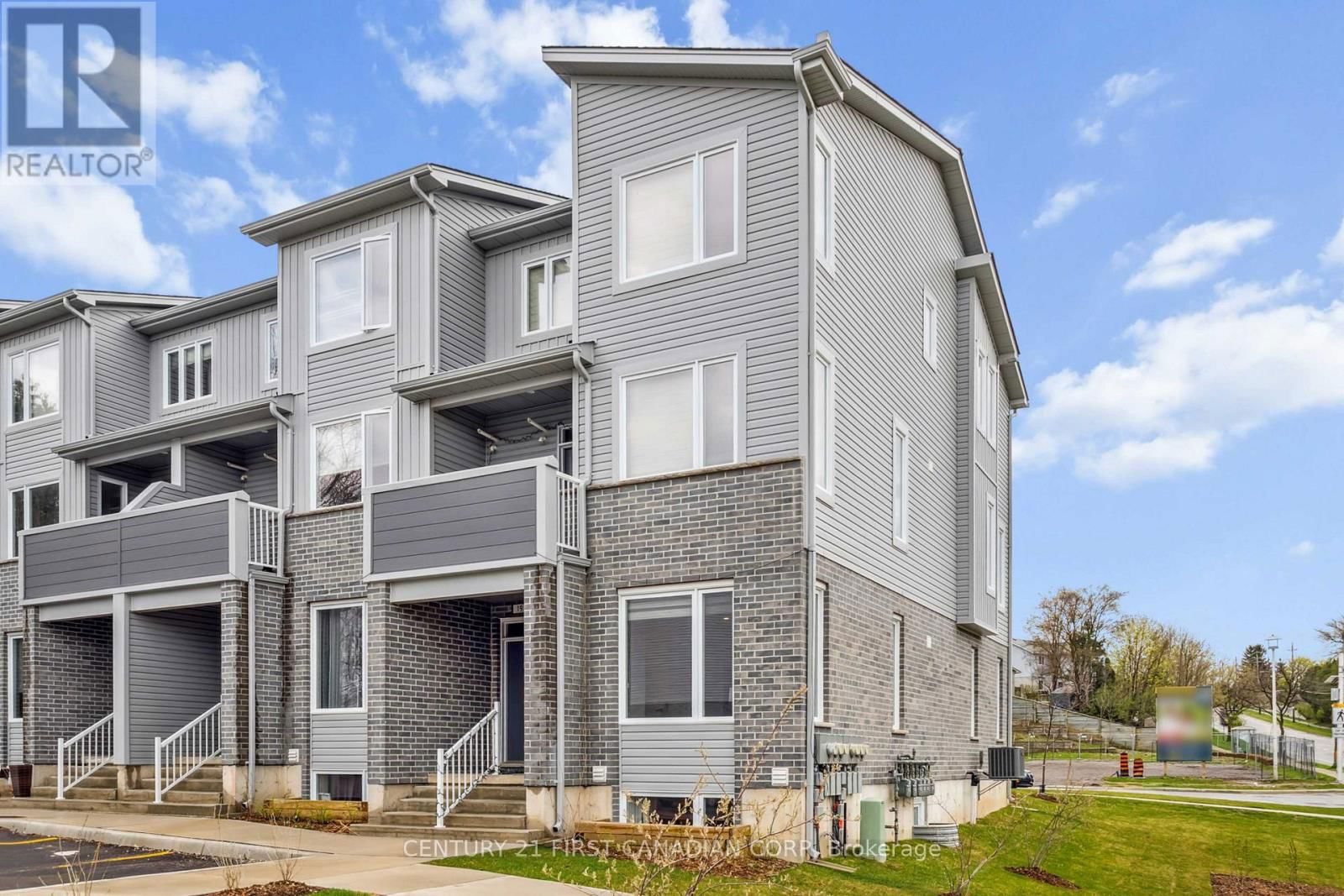 21 - 990 DEVERON CRESCENT Image 5