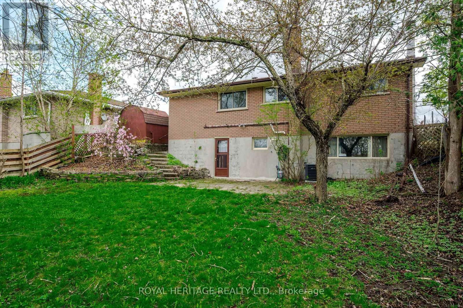 547 RIVER ROAD SOUTH Image 35