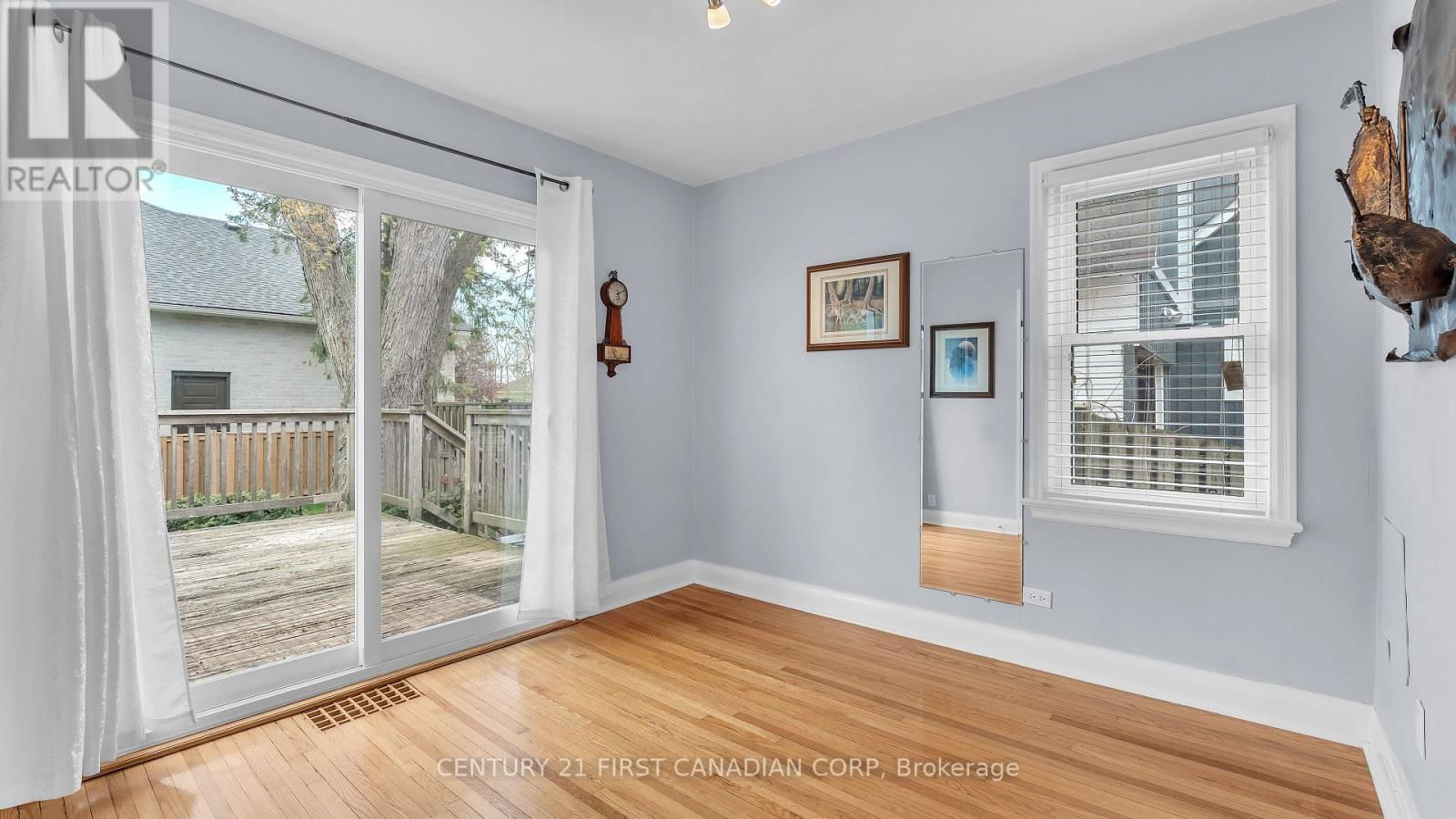 47 CRESCENT AVENUE Image 12