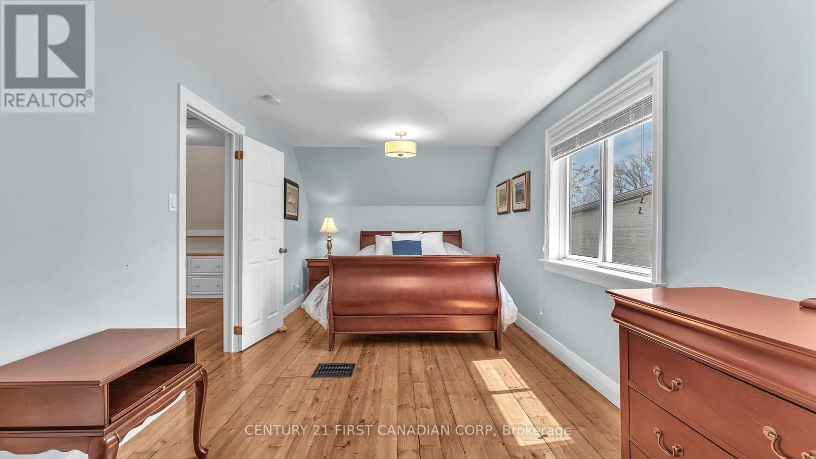 47 CRESCENT AVENUE Image 17