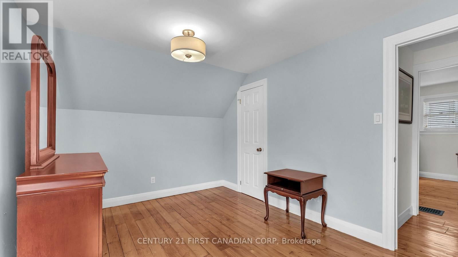 47 CRESCENT AVENUE Image 18