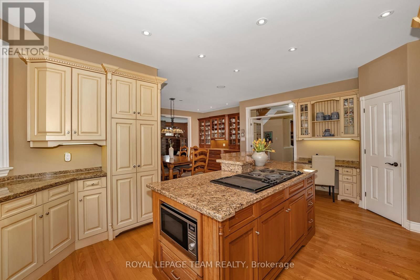 38 ROYCROFT WAY Image 15