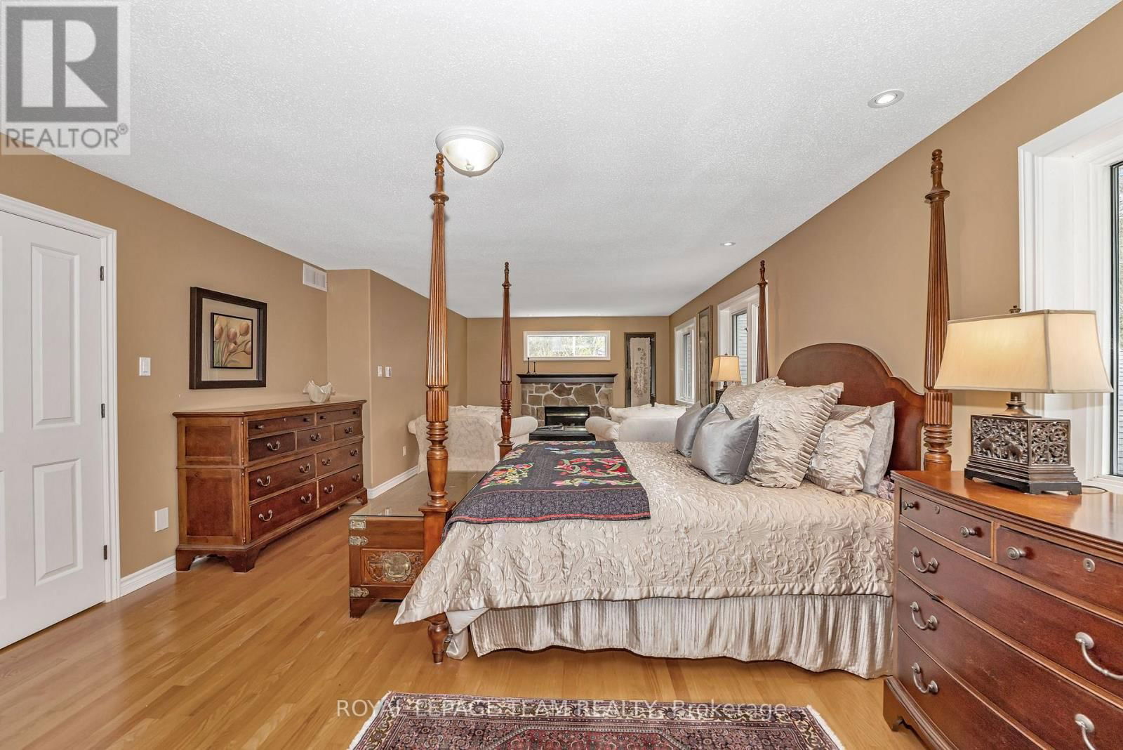 38 ROYCROFT WAY Image 21