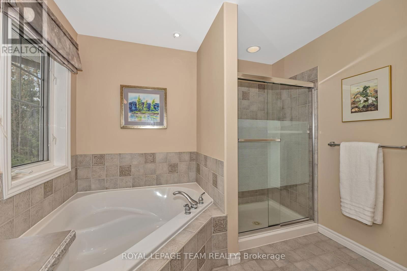38 ROYCROFT WAY Image 30