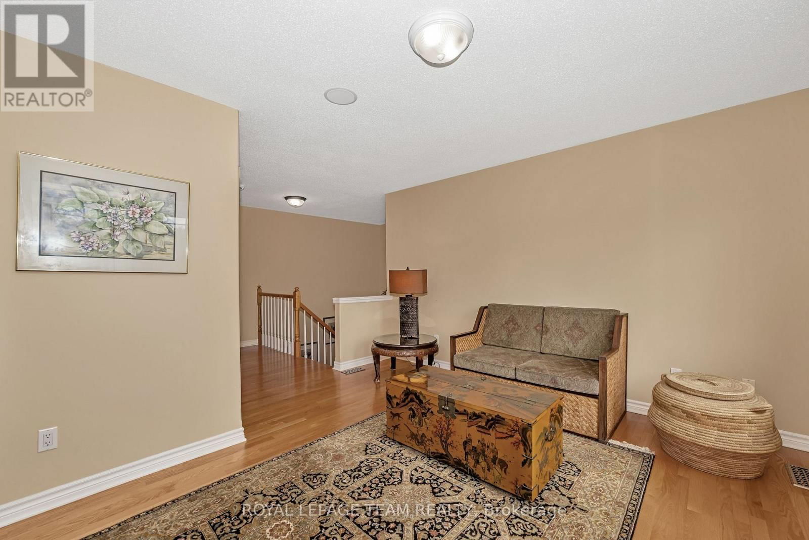 38 ROYCROFT WAY Image 31
