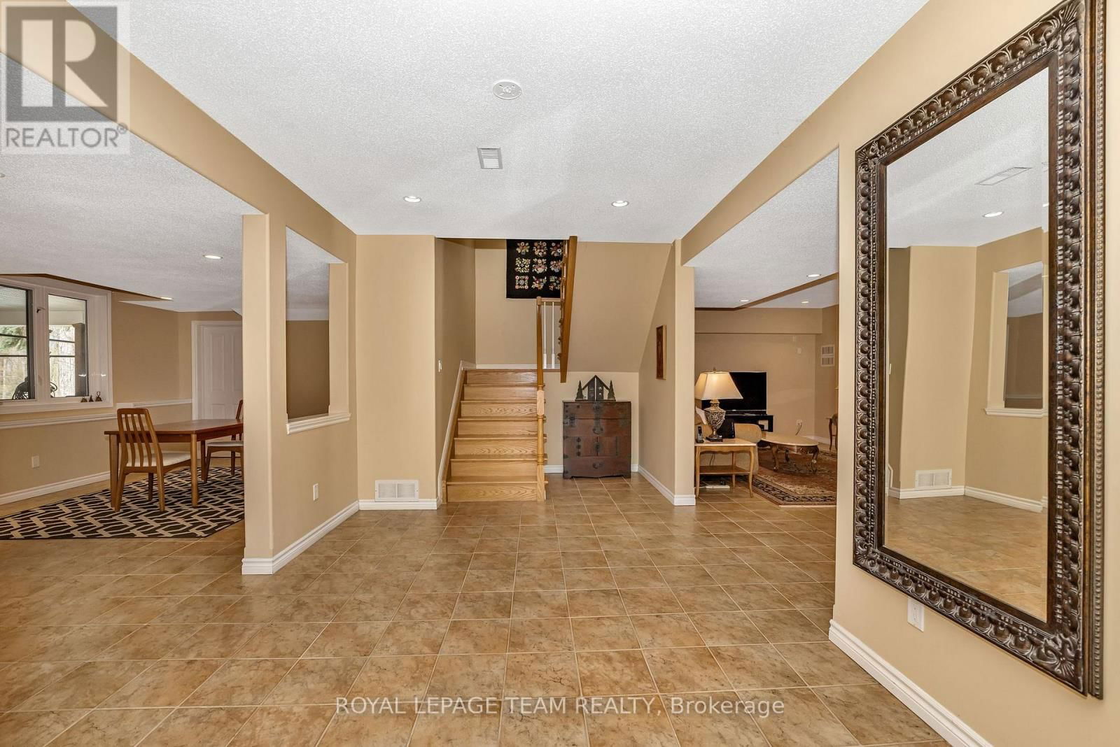38 ROYCROFT WAY Image 35