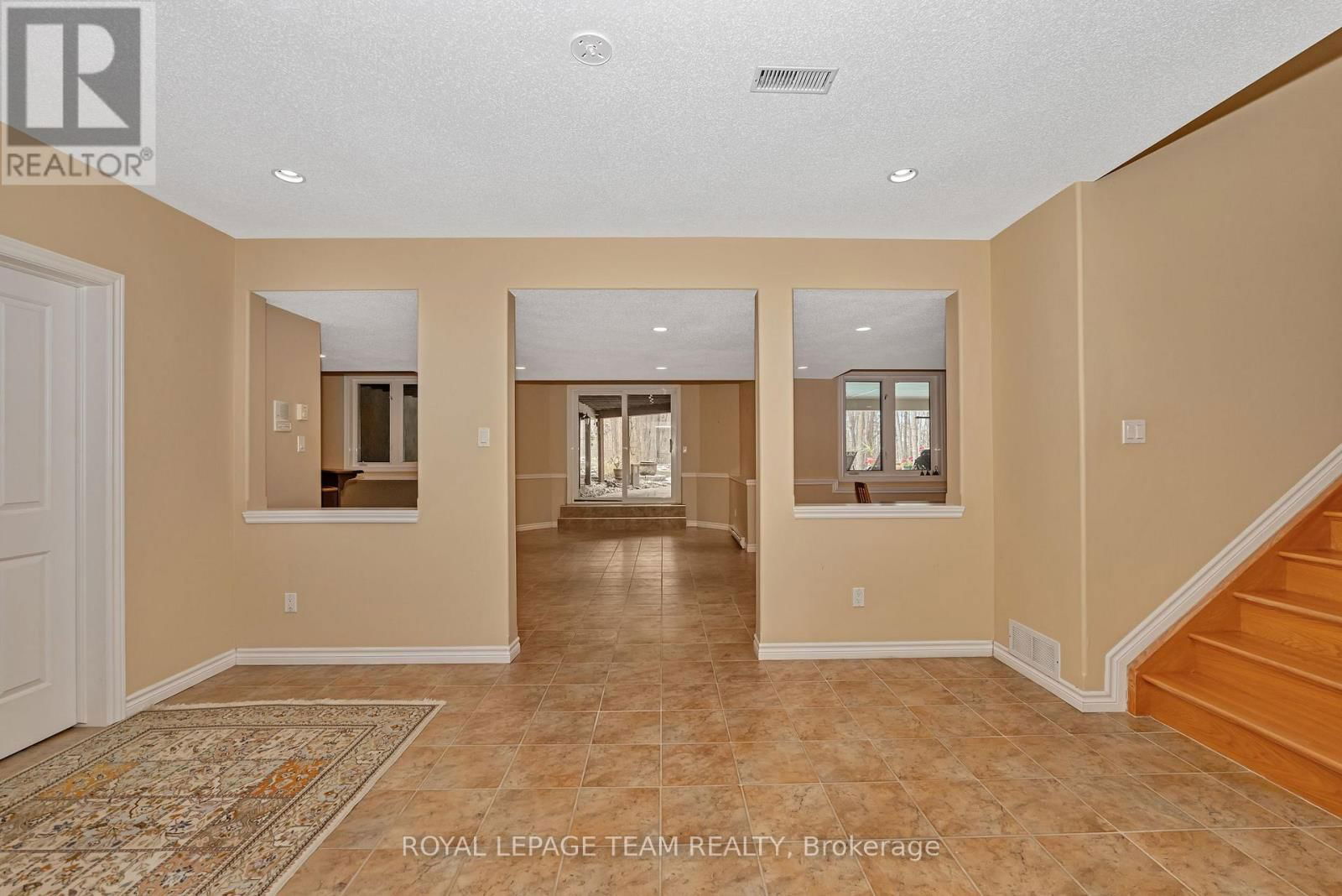 38 ROYCROFT WAY Image 36