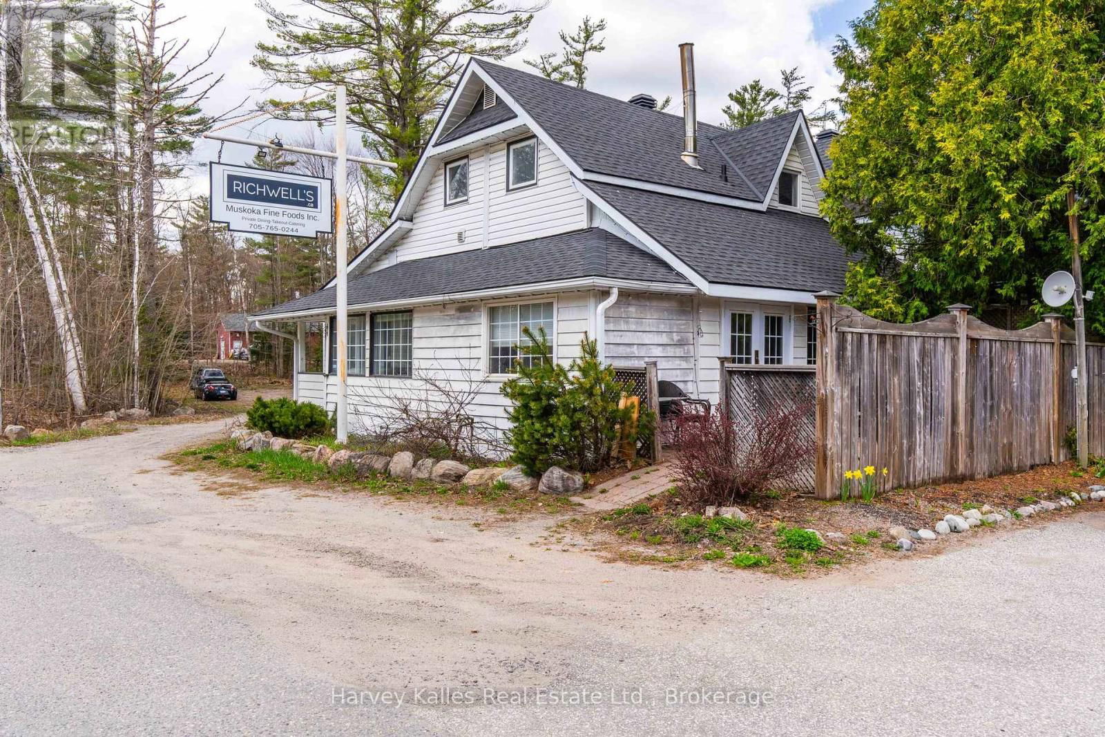 3842 MUSKOKA RD 118 WEST Image 11