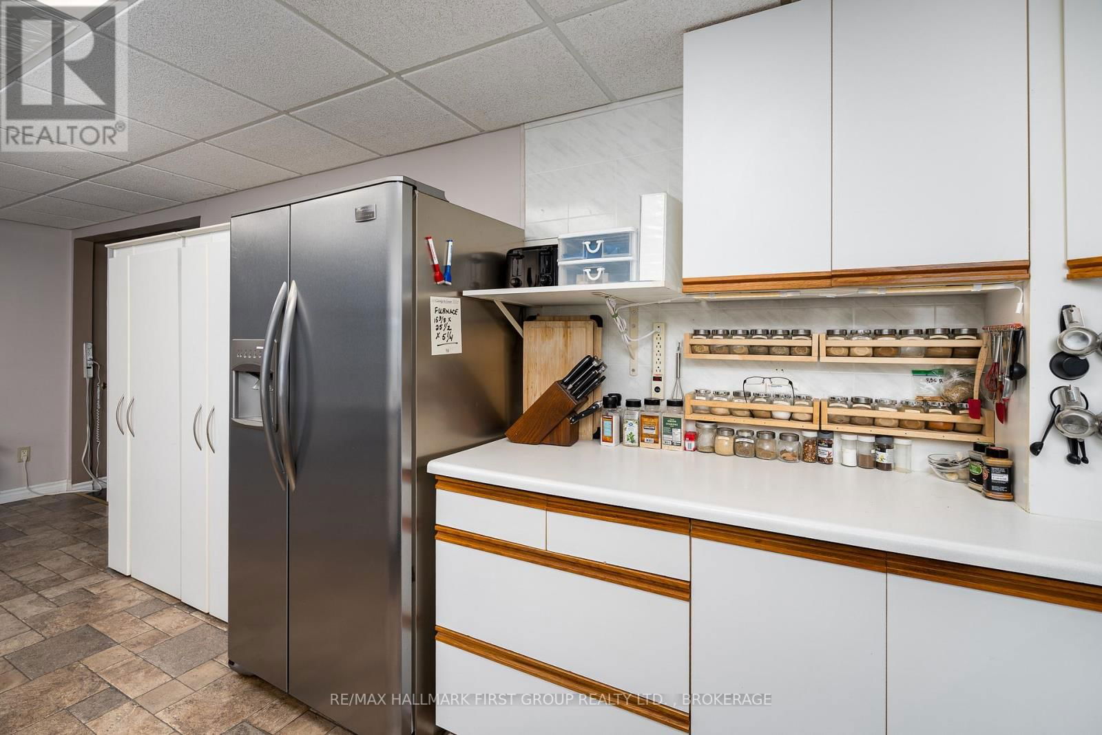 235 LAKEVIEW ROAD Image 10