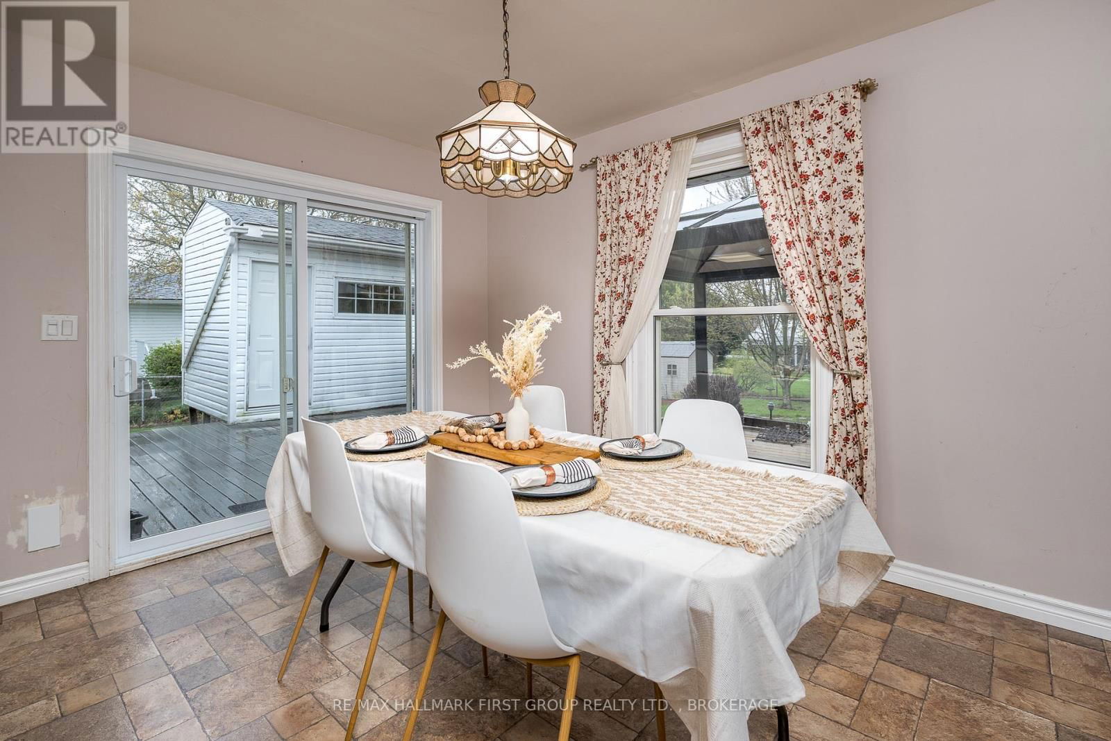 235 LAKEVIEW ROAD Image 12