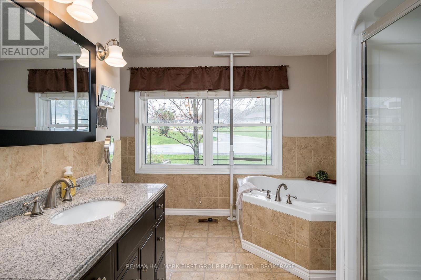 235 LAKEVIEW ROAD Image 19
