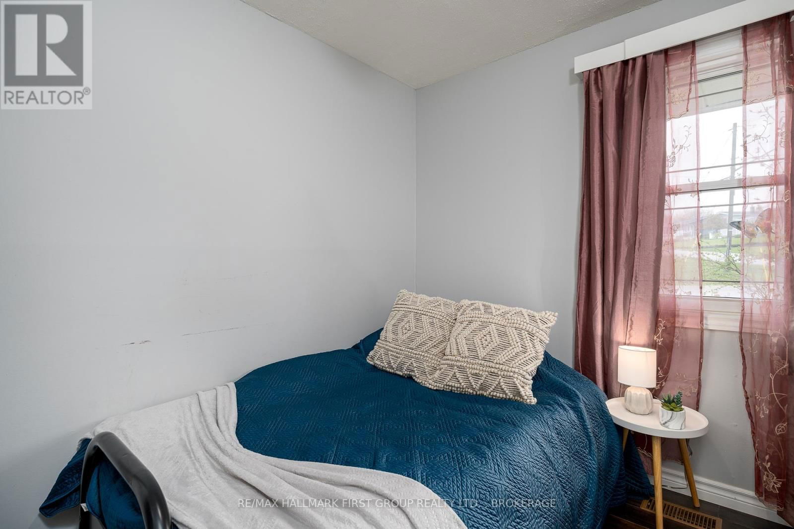 235 LAKEVIEW ROAD Image 21