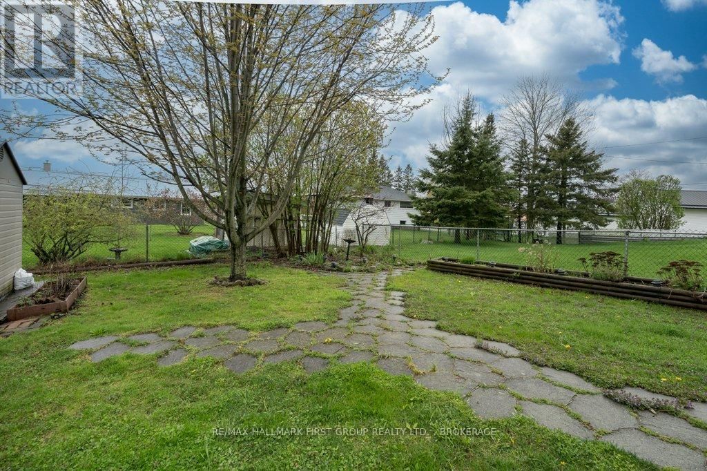 235 LAKEVIEW ROAD Image 26