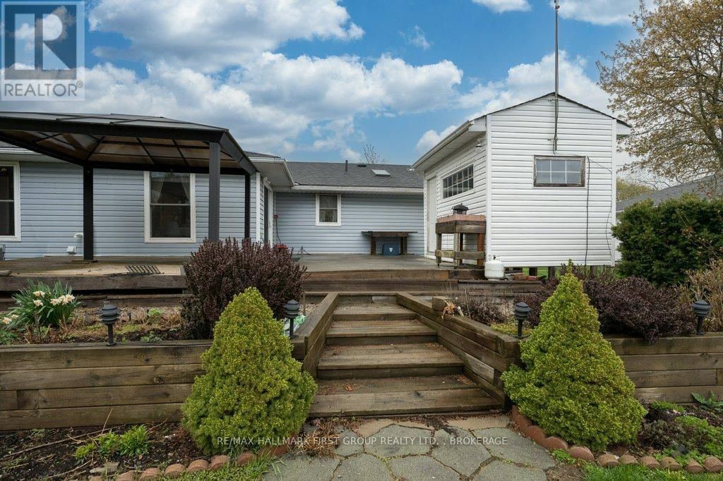 235 LAKEVIEW ROAD Image 29