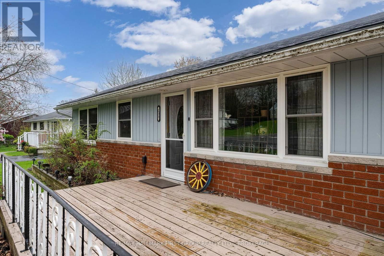 235 LAKEVIEW ROAD Image 3