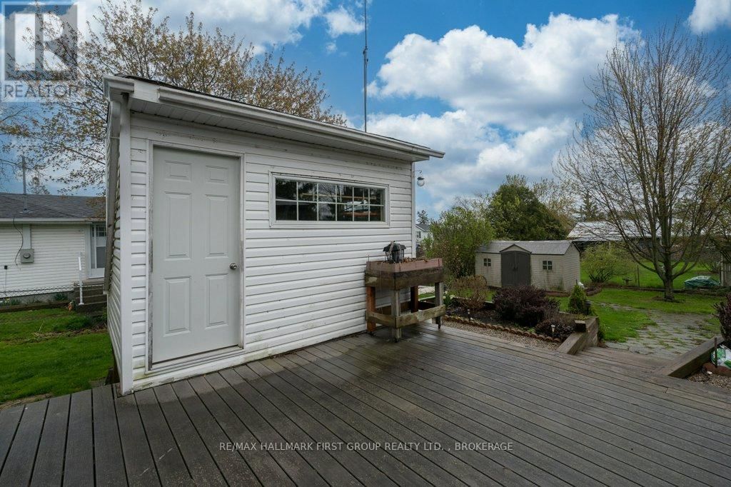 235 LAKEVIEW ROAD Image 31