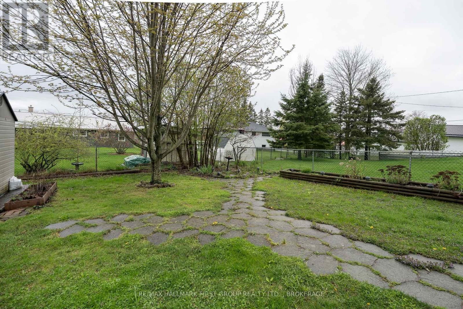 235 LAKEVIEW ROAD Image 33