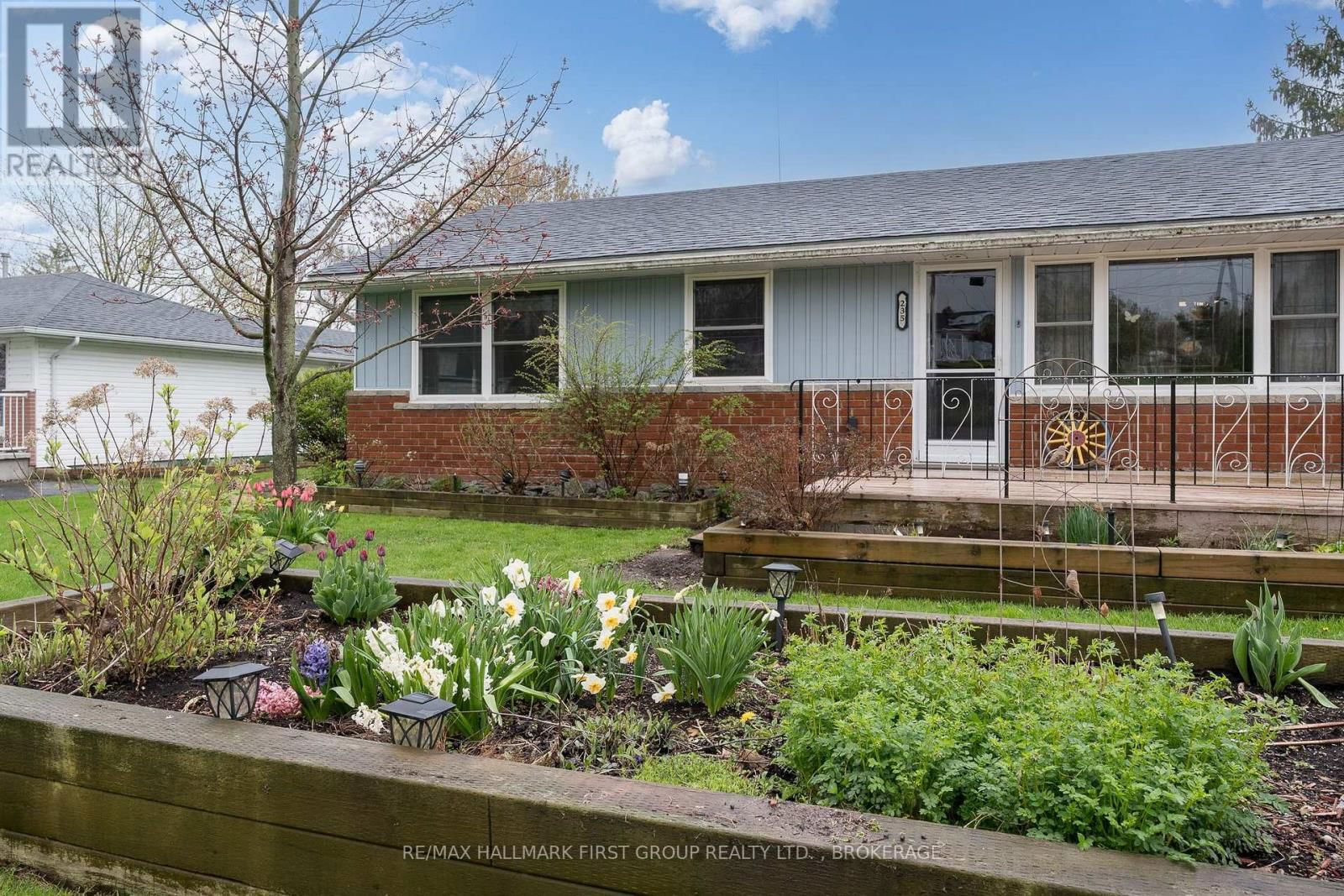 235 LAKEVIEW ROAD Image 35