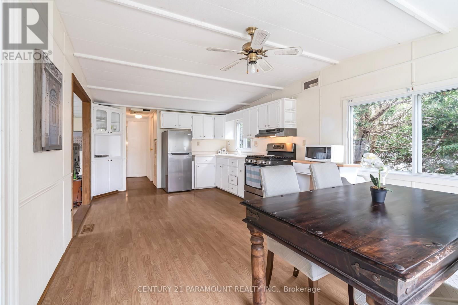 174 CEDAR CRESCENT Image 10