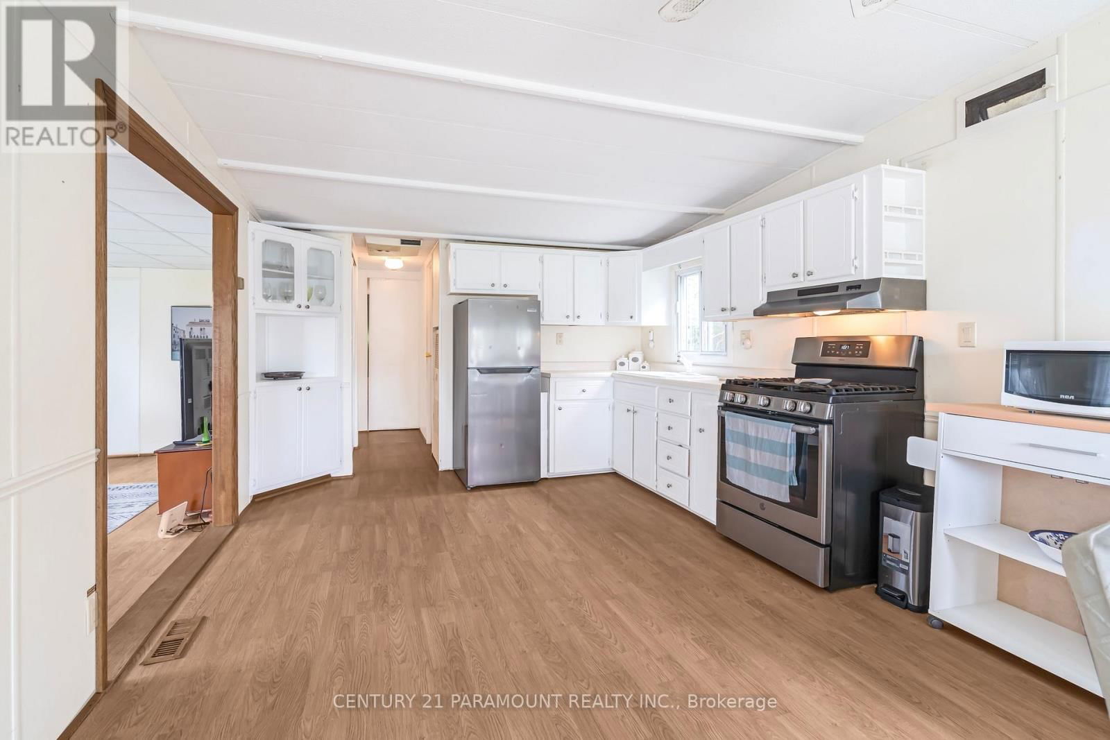 174 CEDAR CRESCENT Image 14