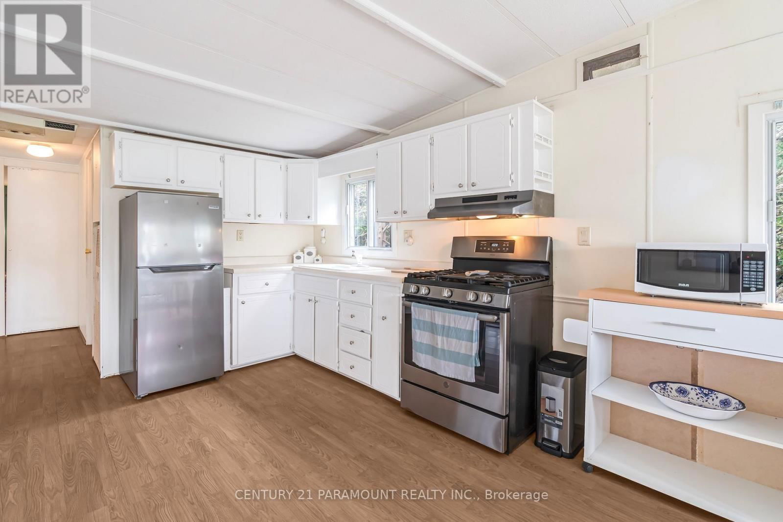174 CEDAR CRESCENT Image 15
