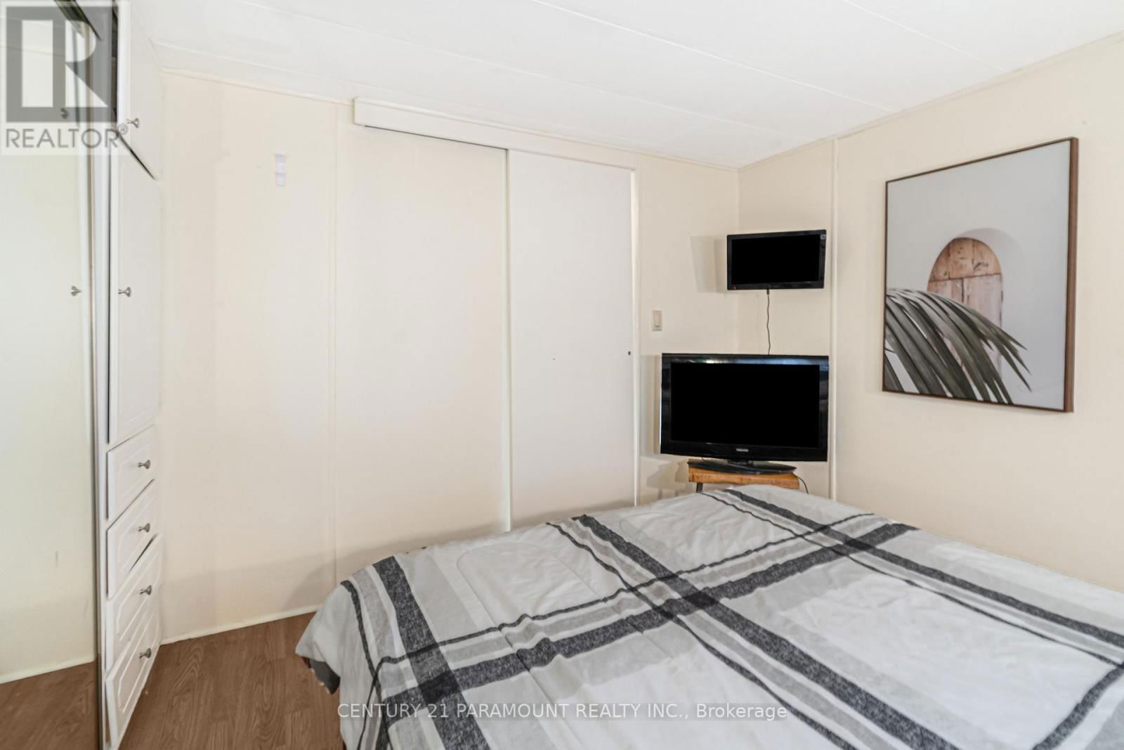 174 CEDAR CRESCENT Image 28