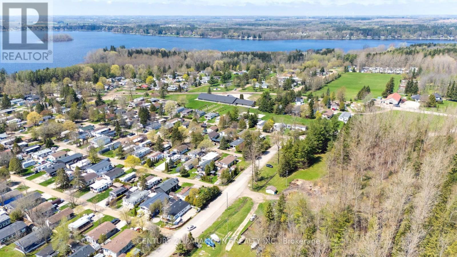 174 CEDAR CRESCENT Image 43